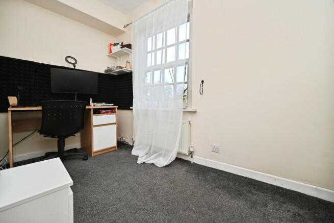 2 bed Terraced for sale Image 8