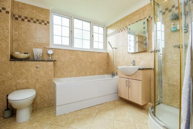 BATHROOM/W.C.