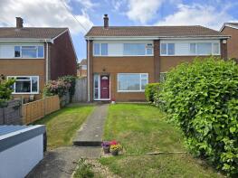 16, Abbots Drive, Bideford EX39 4DB