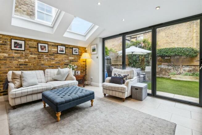 Heathfield Gardens, W4 - FOR SALE