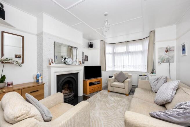 Fairway Crescent 37 LOUNGE.jpeg