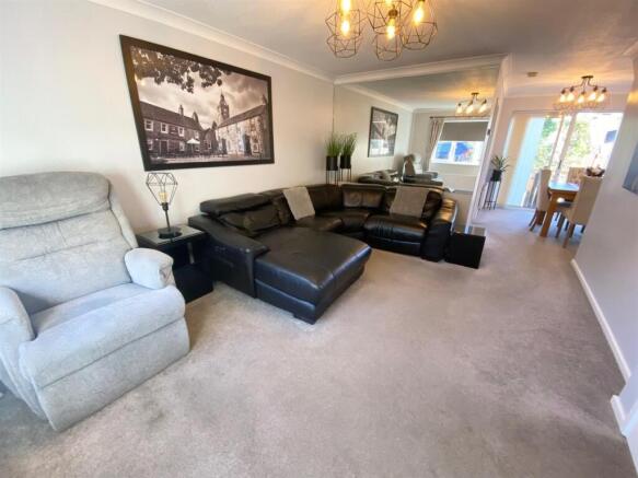 3 bed Semi-Detached for sale Image 6
