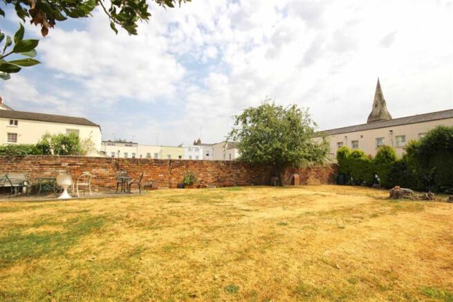 COMMUNAL GARDEN