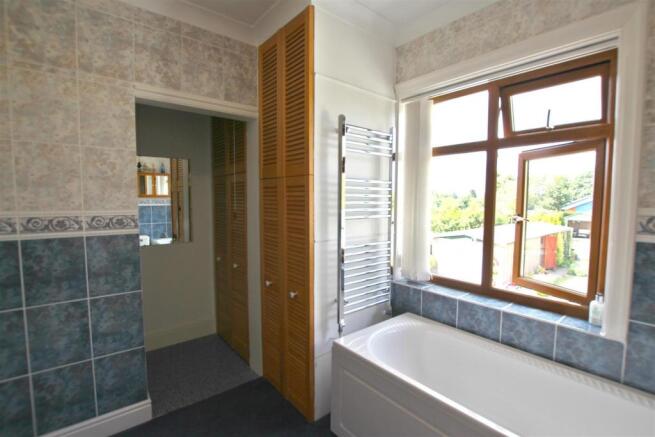 HOUSE BATHROOM