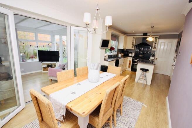 Open Plan Breakfast Room
