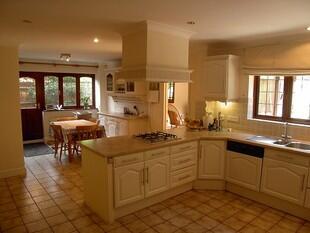 Great kitchen for enterta