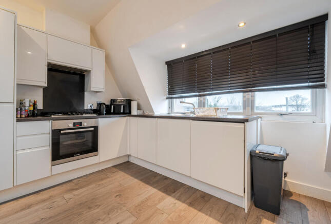 1406812-7-698465e...