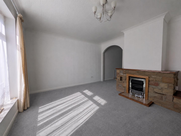3 bed Semi-Detached to rent Image 4