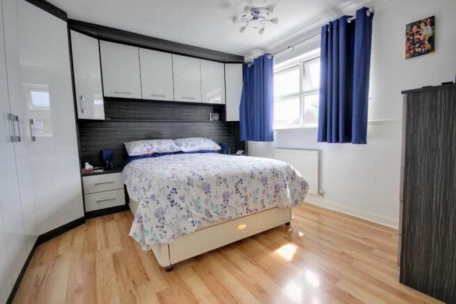 4 bed Detached for sale Image 10