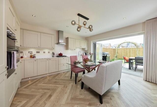 4 bed Detached for sale Image 5