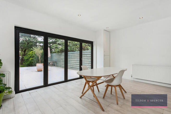 170920259_TILS_83...