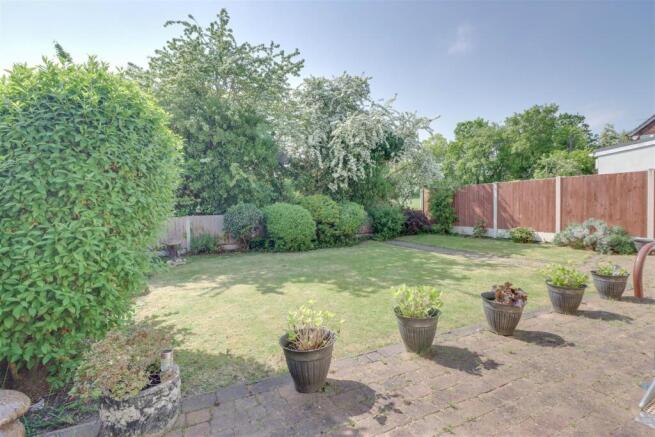 Alma Close, Wickford photo 4