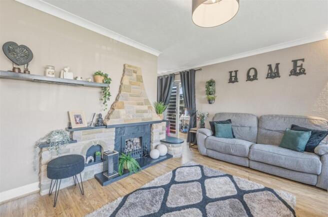 4 bed Detached for sale Image 11