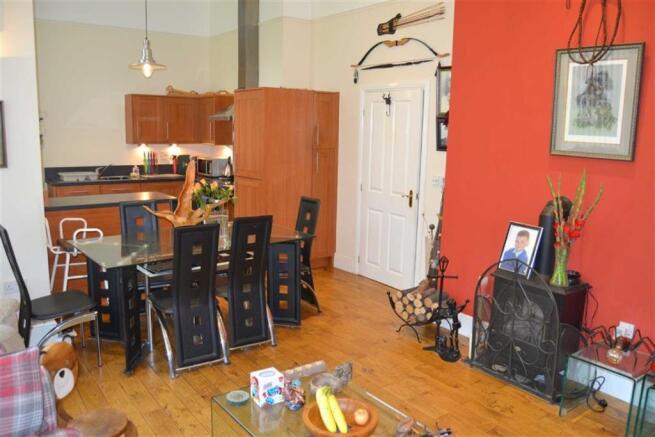 Kitchen / lounge