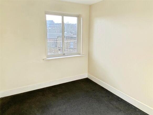 2 bed Apartment for sale Image 6