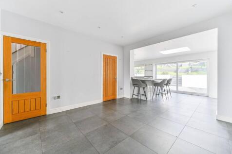 Waddington Way, Upper Norwood, London, SE19