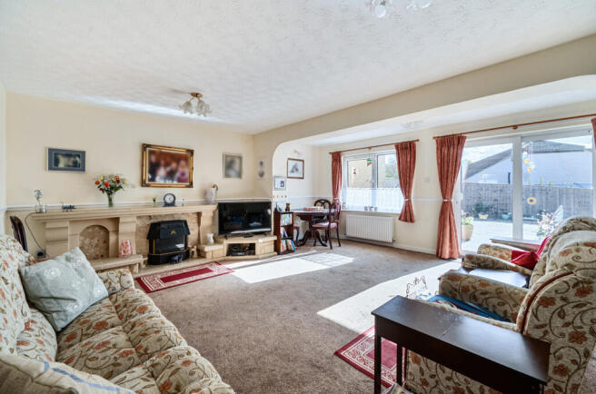 Angus Close, Ramleaze, Swindon, SN5 photo 2