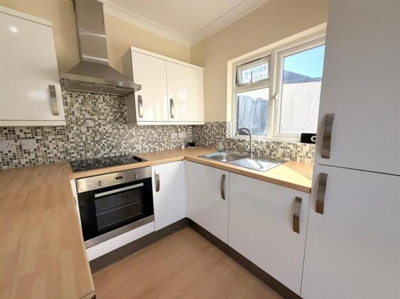 Dulverton Close, Westcliff-On-Sea photo 4