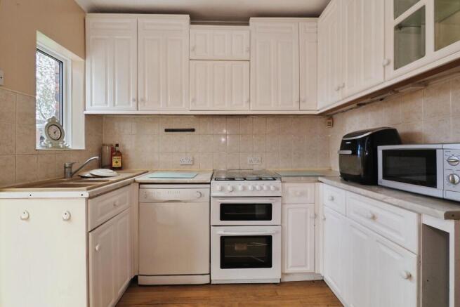 3 bed Semi-Detached for sale Image 5