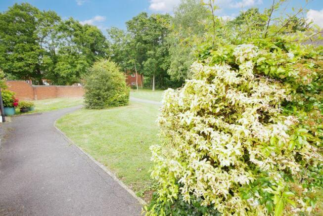 COMMUNAL GREEN...