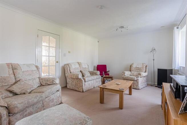 house-osier-way-banstead-123.jpg