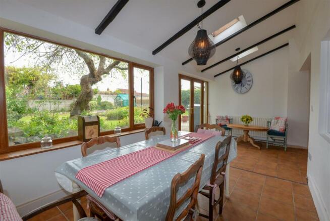 Dining Room 2.jpg