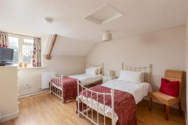 2 bed House for sale Image 12