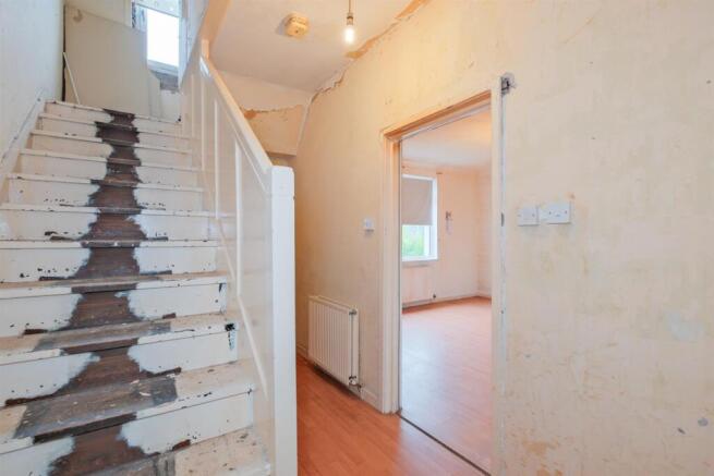 001-13 Hartwood Gardens Shotts ML7 5BZ.jpg