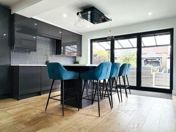3 bed Semi-Detached for sale Image 9