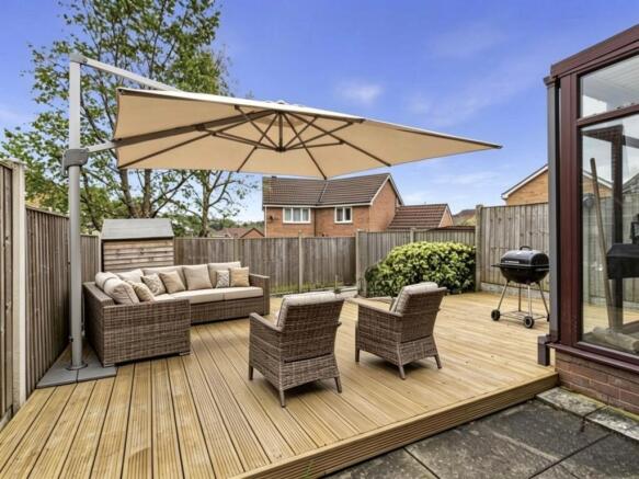 Garden Area (Virtually Furnished)