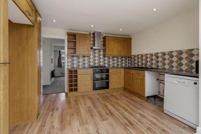 Jacomb Close, Lower Broadheath, WR2 photo 4