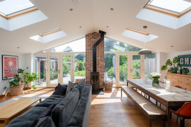 LIVING / DINING / KITCHEN