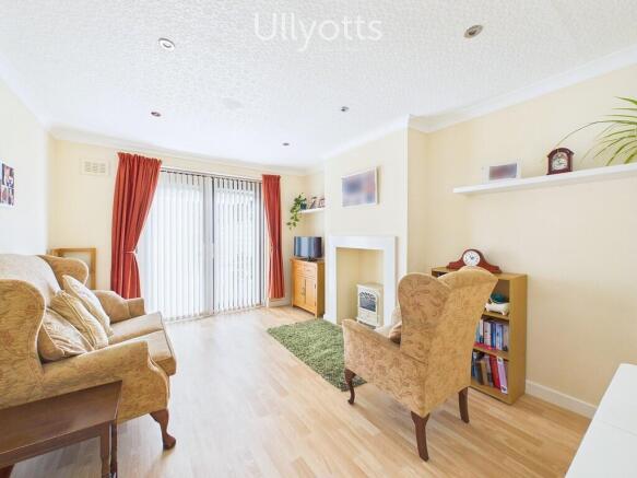 1 bed Semi-Detached Bungalow for sale Image 4