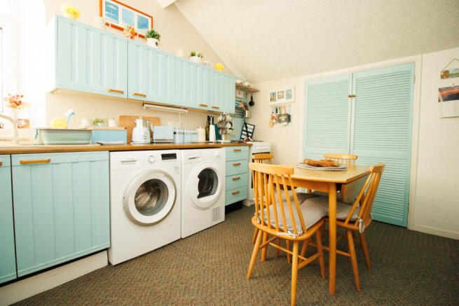 2 bed Apartment for sale Image 5