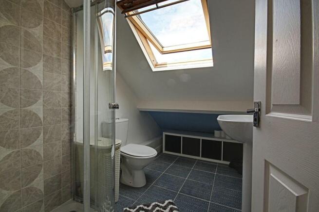 Ensuite Bedroom 1