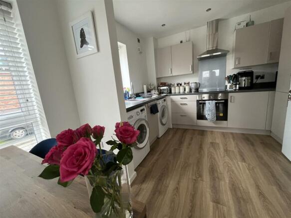 Open Plan Lounge & Dining Kitchen