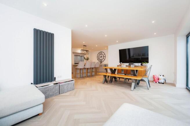 Kitchen/ Family Room