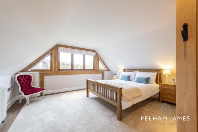 Principal bedroom