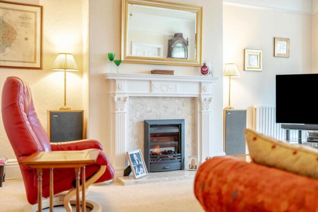 3 bed Flat for sale Image 5