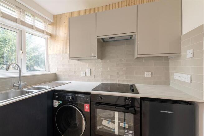 17 Harwood Ct Kit.jpg