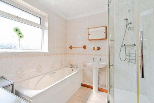 2 bed Detached Bungalow for sale Image 6