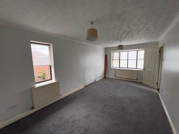 savernake rd 2 loung