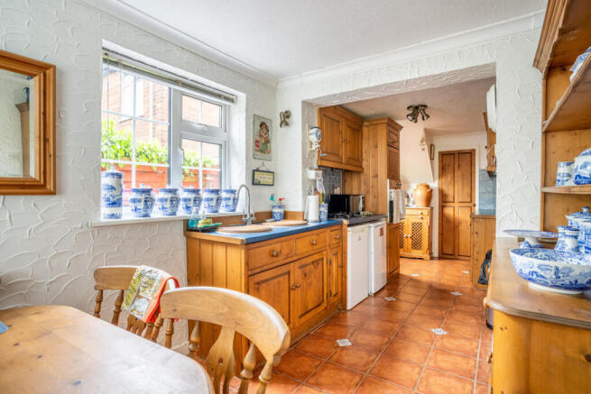 4 bed Detached for sale Image 5