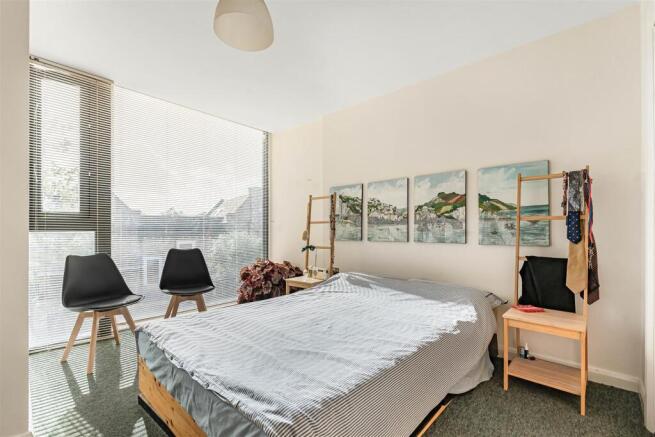 Bedroom 1.jpg