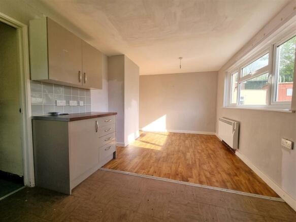 31 Westlands - Kitchen2.jpg