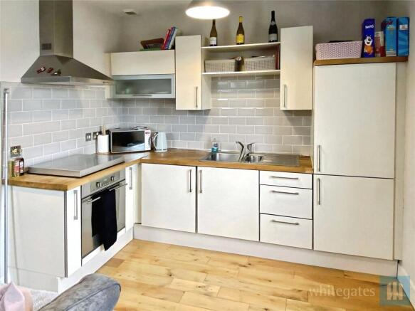 2 bed Apartment for sale Image 4