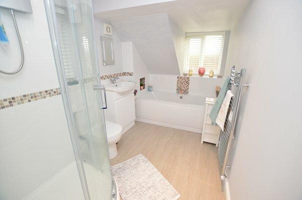 en-suite bath & shower room