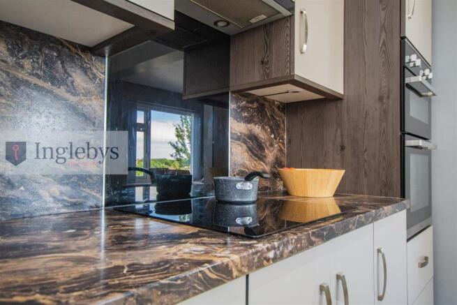 4 bed Detached for sale Image 5