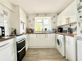 14, The Hawthorns, Christchurch BH23 3RG