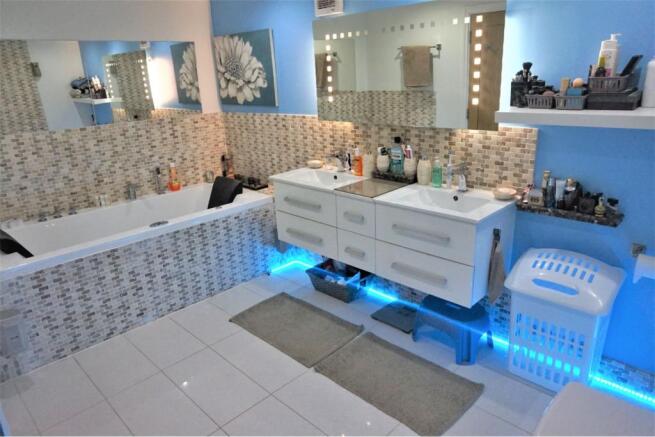 Photo 51